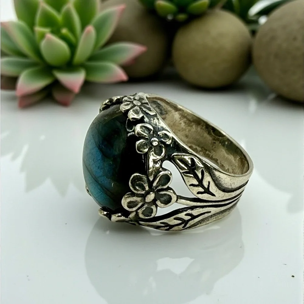 Sterling Silver Israel PZ Labradorite Floral Statement Ring – Size 8